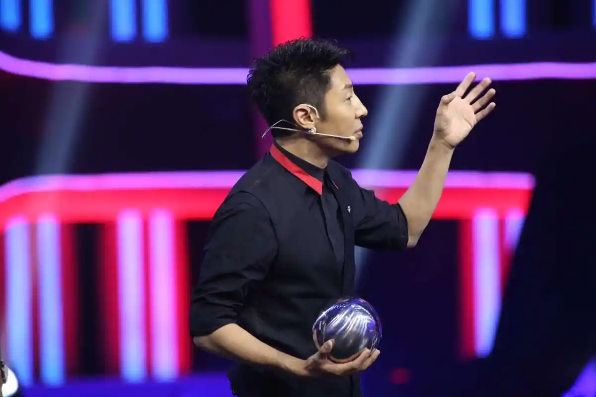 撒贝宁考验导盲犬 《加油2》挑战两千年物理谜题