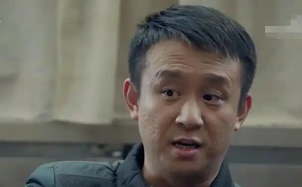 "硬汉"连奕名:为给女友名分不惜净身出户,低调结婚后恩爱至今