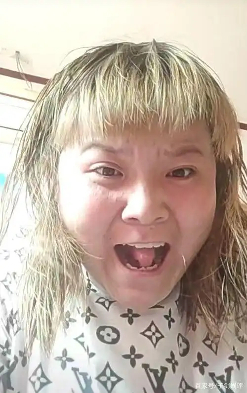 网红郭老师被全平台封禁疑似涉及低俗炒作卖丑人设引发争议6