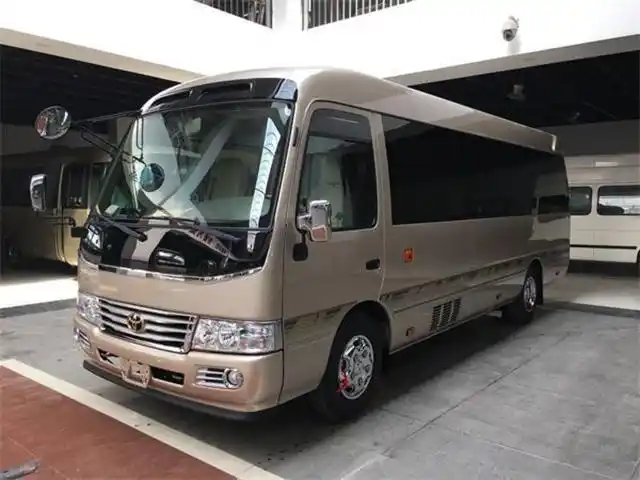 2018款丰田考斯特18座 顶级改装豪华小中巴