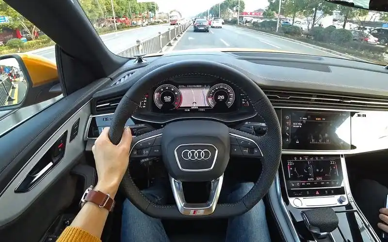 「第一视角」膨胀试驾 奥迪q8 55tfsi 顶配 - 你拒绝它的唯一理由是没