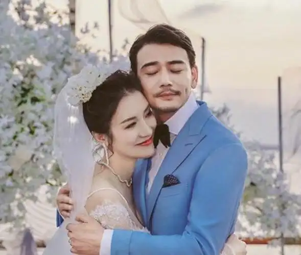 杨烁离婚协议曝光内容可以看出他很爱妻子