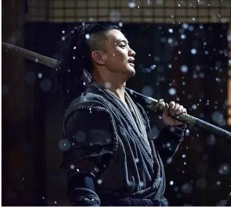 是浙江卫视一姐,而周一围也正是因为《绣春刀》这部电影,才开始慢慢有