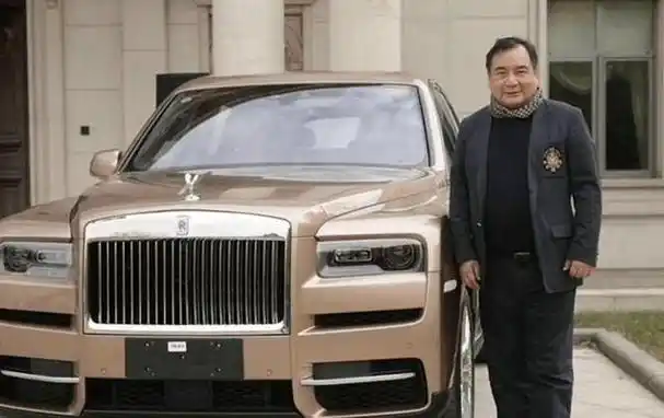 回顾京a88888的车主是谁一辆车价值两亿被称为是北京首富