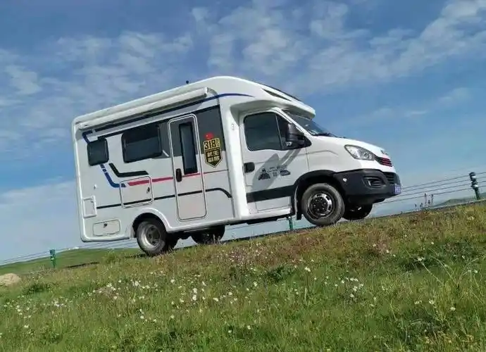 飞翔房车新车发布依维柯底盘打造超高实用性畅享版t型小额头房车