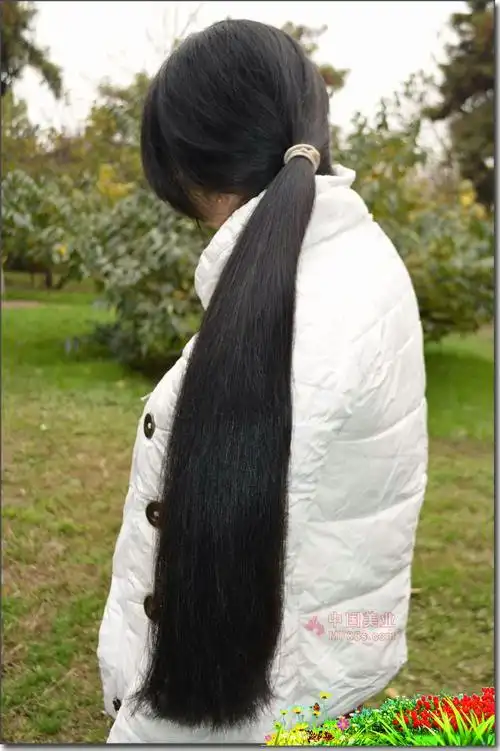 剪下女子齐尾秀发-爱的边缘414#(6) 剪发_中国长发