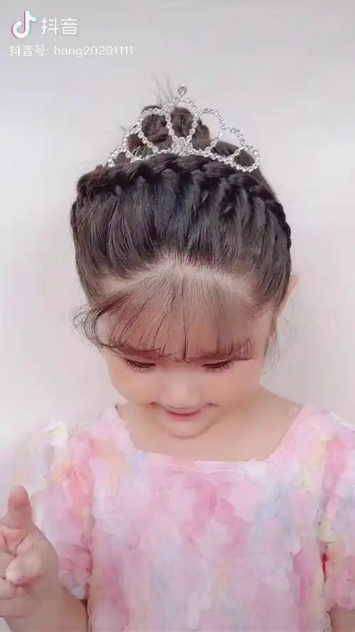 小主持人 生日都可以扎的发型来了儿童小主持人发型创作灵感 儿童编发