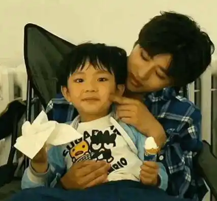 唱《情人》的蔡徐坤为什么会招小孩子喜欢?_小朋友_宝宝_哥哥