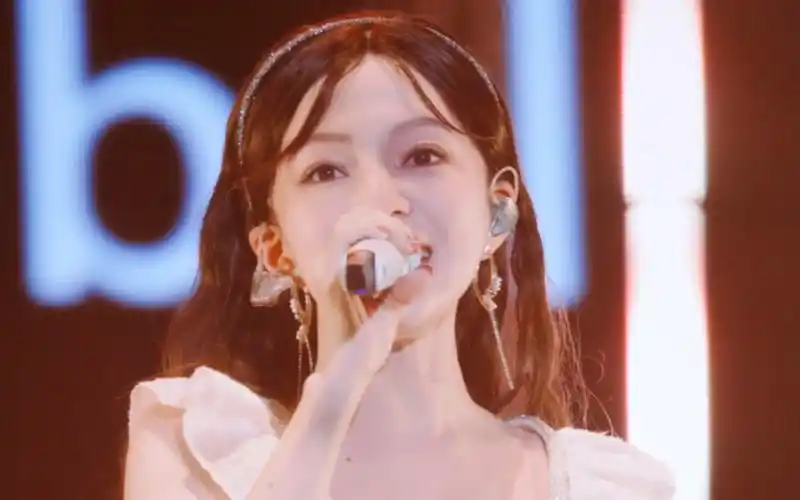 张韶涵南京演唱会新造型!真的好漂亮啊!