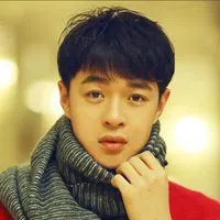 董春辉微信头像 男明星董春辉帅气头像【点击鼠标右键下载】