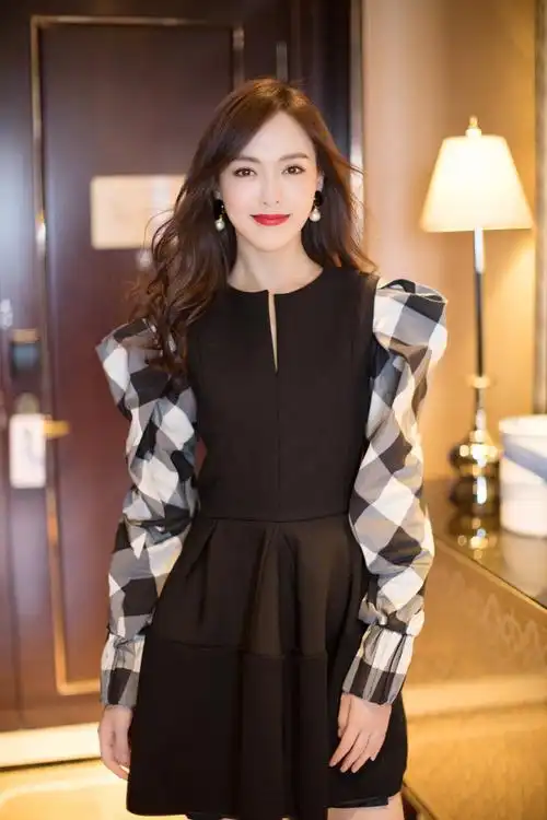 《归去来》热播,唐嫣出席活动各种发型都可以完美驾驭