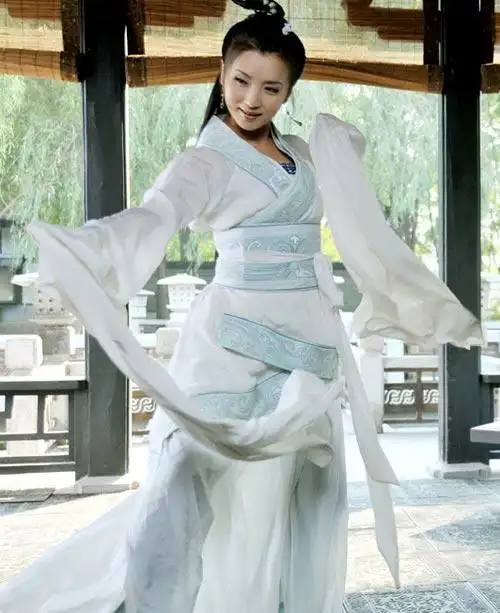 《三国》貂蝉陈好剧中女装美艳动人