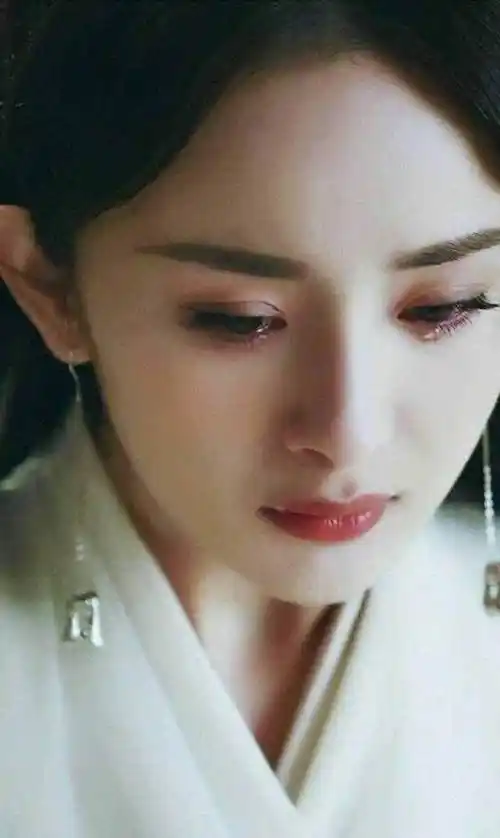 古代影视剧女明星哭泣,唐嫣,baby哭的楚楚动人,杨幂让人心碎!
