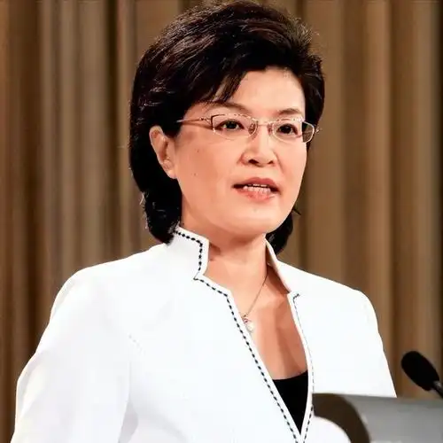 我国外交部历任女发言人共6位