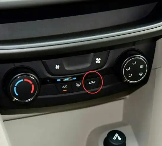 英朗车外循环开关在哪里