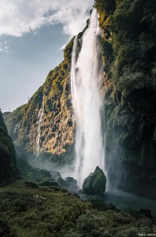 那么中国十大最美的瀑布景观有哪些呢?下面我们就来盘点一