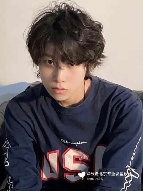 听我说颧骨高男生一定不要错过这款日系发型非常具有少年感气息～学生