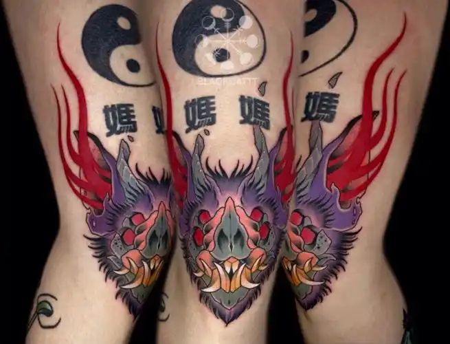 女纹身师 #原创设计纹身 #tattoo #膝盖纹身 #蝙蝠纹身 #暗黑纹身