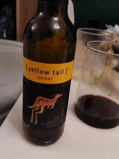 黄尾袋鼠葡萄酒怎么样 小支的黄尾袋鼠 西拉 真的是一个人喝的完美
