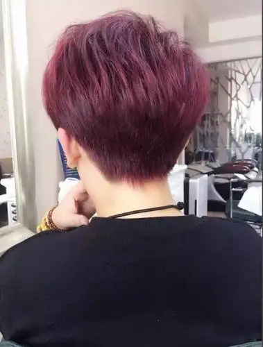 2020今年流行"剃后头"_短发