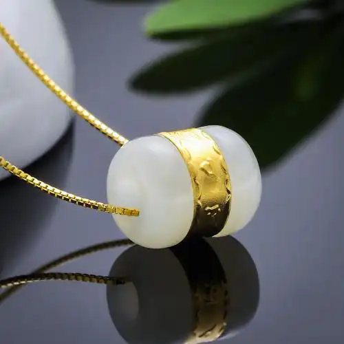 金镶玉路路通 和田玉转运珠镶足金 白玉吊坠玉髓情侣锁骨链批发