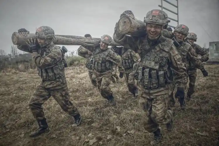 魔鬼训练锻尖兵