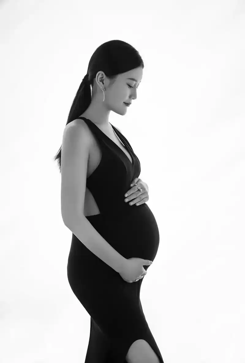 坐月子翻到孕期拍的照片 终于体会到为啥都说还是装到肚子里最自 - 抖