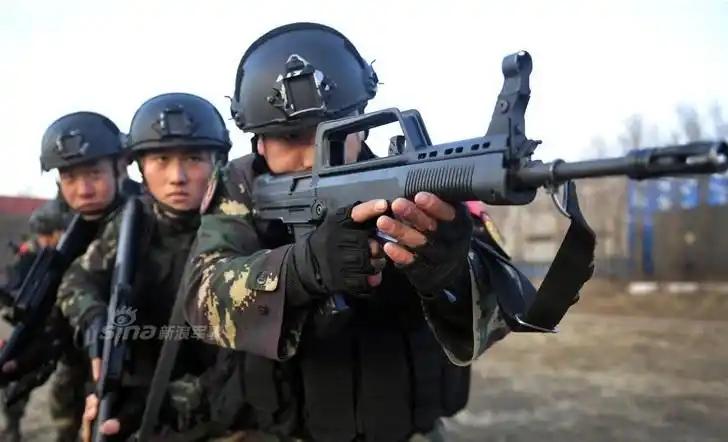 全地形迷彩酷炫!曝解放军陆军新单兵作战装备