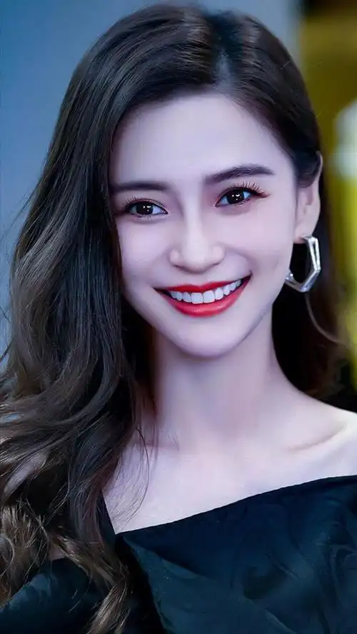 鼻子既然动过刀,就不要在阳光下拍照?看看杨颖,就知道为什么了