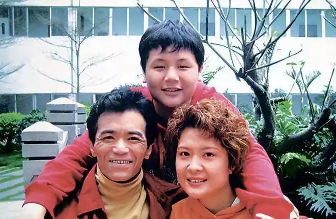 广东第一当红小生李俊毅,放着"康天庥"不管,一心想当歌手?