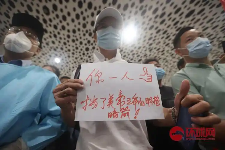 孟晚舟获释深圳机场聚集大批群众欢迎孟晚舟回国