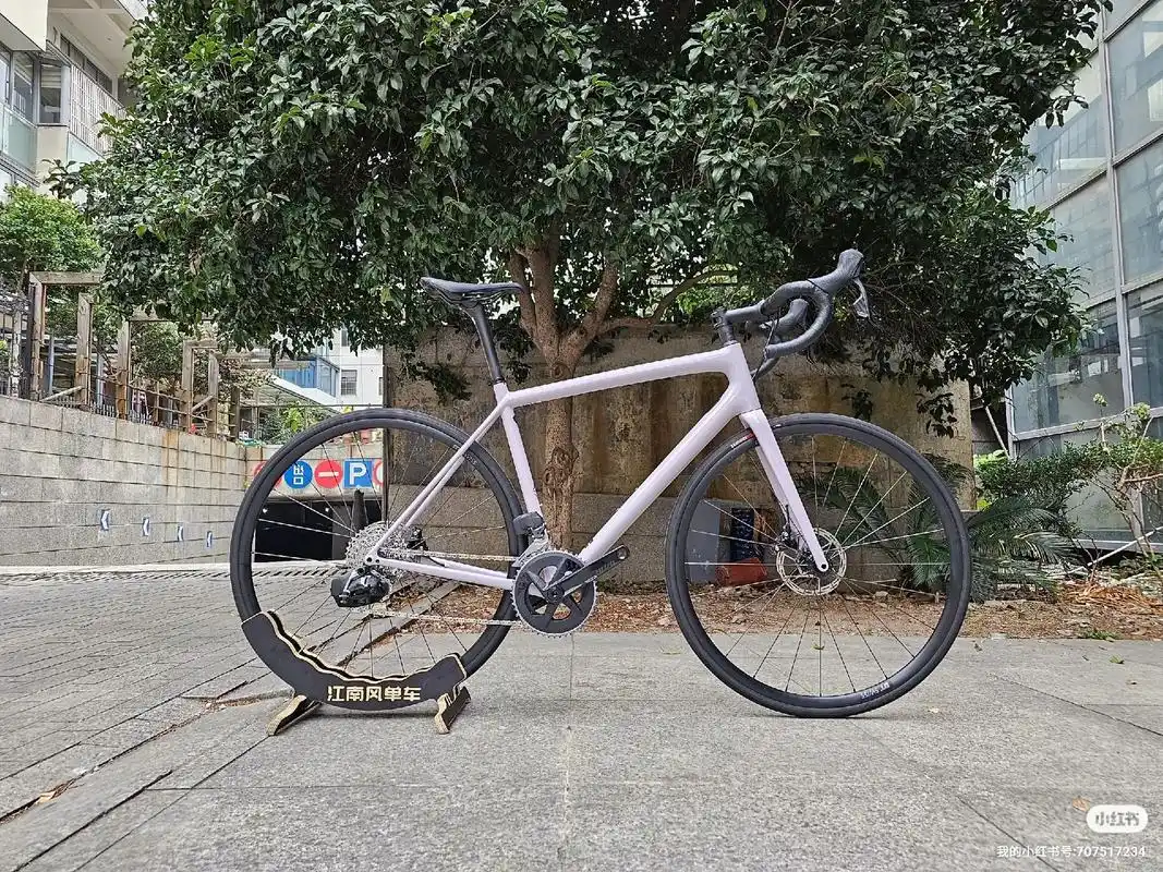 闪电aethos 碳纤维超轻公路车