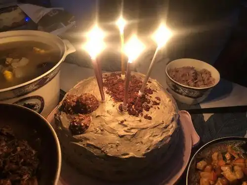 第一次做蛋糕,给妈妈过生日,丑但是好吃