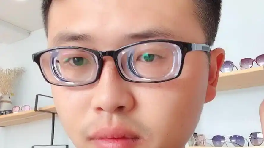 太崩溃了-近视,2000度,,近视眼,眼睛,的信息