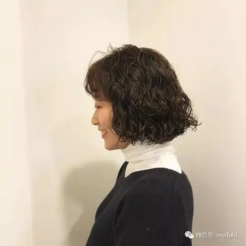 潮感十足的波波头烫发,修脸又有气质_发型