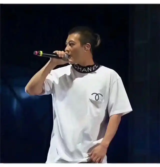 chanel香奈儿t恤_整体造型_穿搭