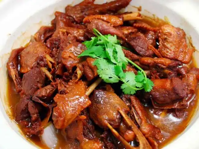 当大鹅遇见辣椒,如此这般美味——红烧啤酒鹅,鲜嫩香辣忍不住来一口