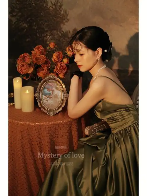 96拍摄风格:复古  油画  少女  唯美  温柔