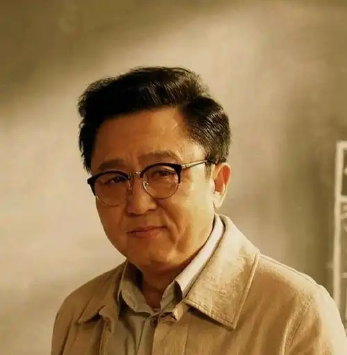 于谦在电影《老师好》中也扮演了老师.