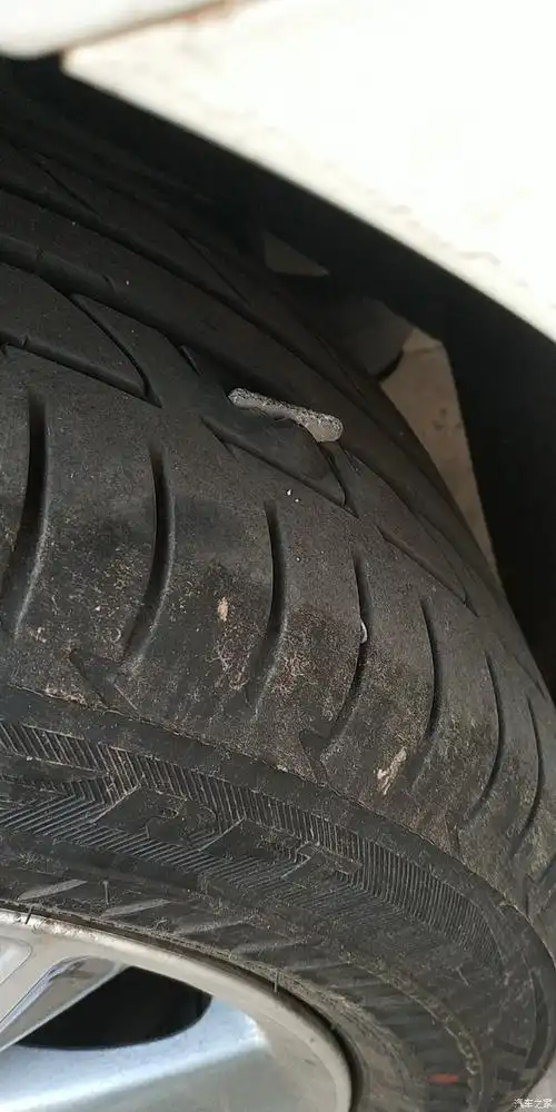 轮胎没气了,零胎压还能开吗?