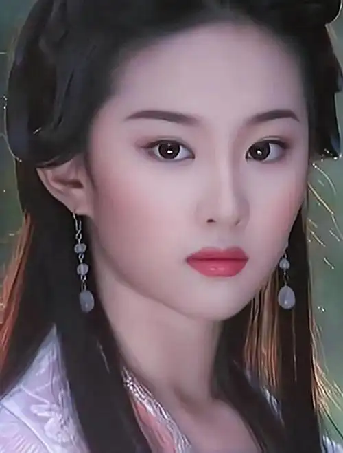 刘亦菲学生时期的素颜照曝光,网友:这颜值和气质,谁敢追啊!