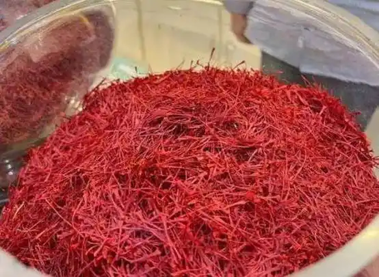 长期喝藏红花泡水,会怎么样?提醒:这4类人平时尽量少喝_女性_功效_内