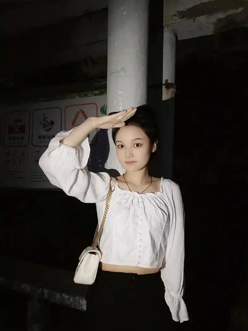 你们夸美女都是怎么夸的啊?评论区教我一下可以吗? #分享照片 - 抖音