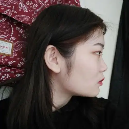 塌鼻子的女生留什么发型好看