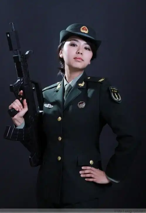 女兵英姿--军人气质,武装女儿更娇艳(206p)