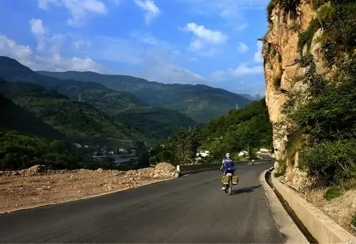 板命第三极——骑行丙察察 中尼公路