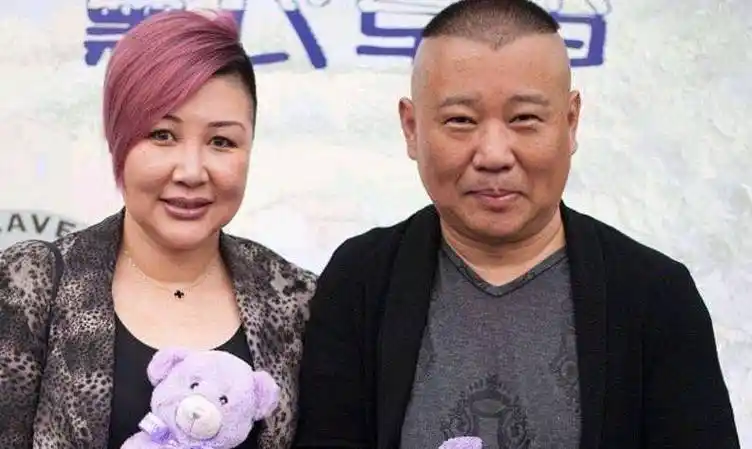 说来也巧,张云雷的姐姐就是郭德纲的夫人王惠.