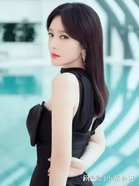 44岁秦岚风韵犹存喜欢这种上了年纪有韵味有味道的成熟女人吗