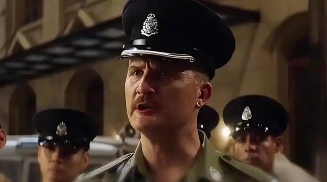 布伟杰在tvb拍过不少的作品,大部分都是警官,但是早年让观众印象最深