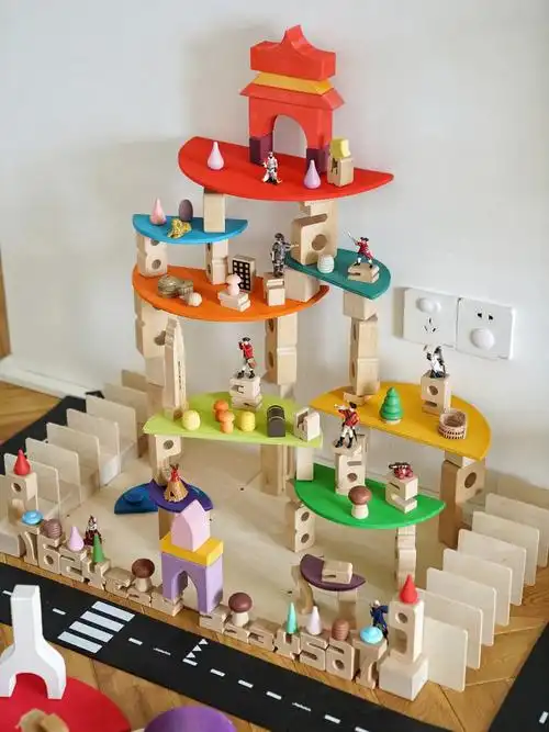 疫情宅家搭积木城堡围墙城门国王护卫